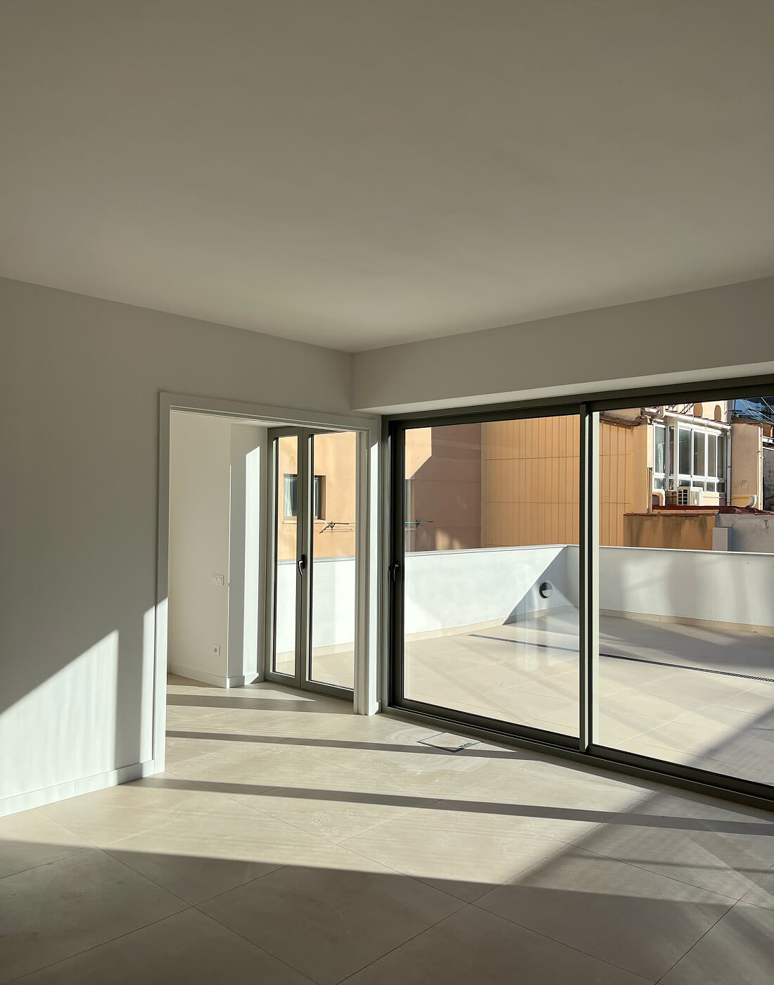 Obra nueva plurifamiliar salón comedor